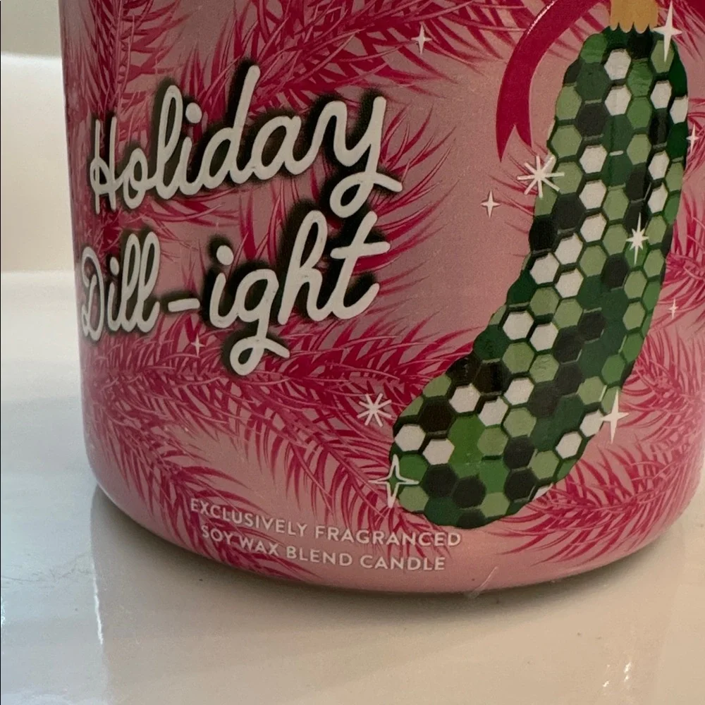 NEW- Bath & Body Works Holiday Dill-Ight 3 Wick Candle Limited Edition - Picture 3 of 10